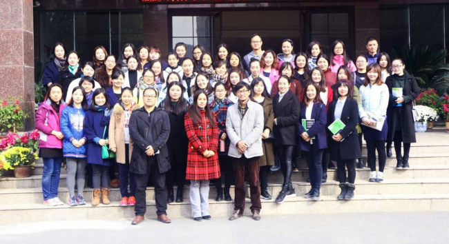 助推践行素质教育—郑东新区中小学美术教师一行参观我院造型艺术系 助推践行素质教育—郑东新区中小学美术教师一行参观我院造型艺术系