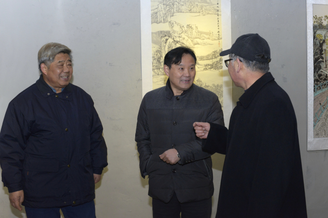 河南省高校美术教师绘画作品展开幕式暨座谈会在我院举办 河南省高校美术教师绘画作品展开幕式暨座谈会在我院举办
