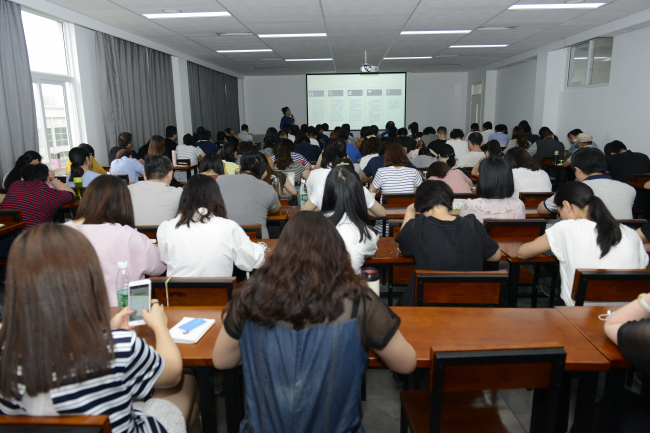 学院召开第三批“青蓝工程”培养期满总结汇报会议和第四批中期检查会议 学院召开第三批“青蓝工程”培养期满总结汇报会议和第四批中期检查会议