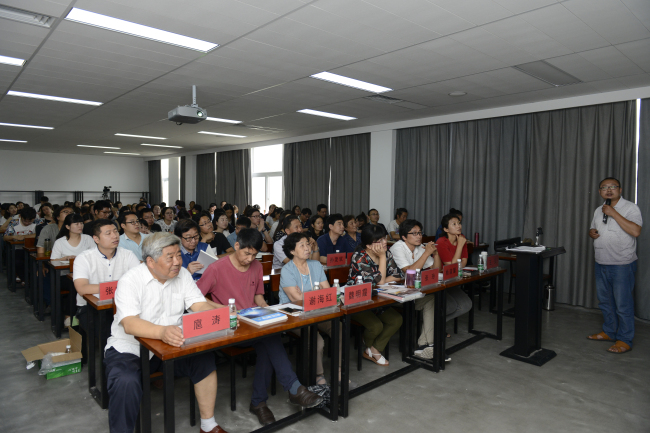 学院召开第三批“青蓝工程”培养期满总结汇报会议和第四批中期检查会议 学院召开第三批“青蓝工程”培养期满总结汇报会议和第四批中期检查会议