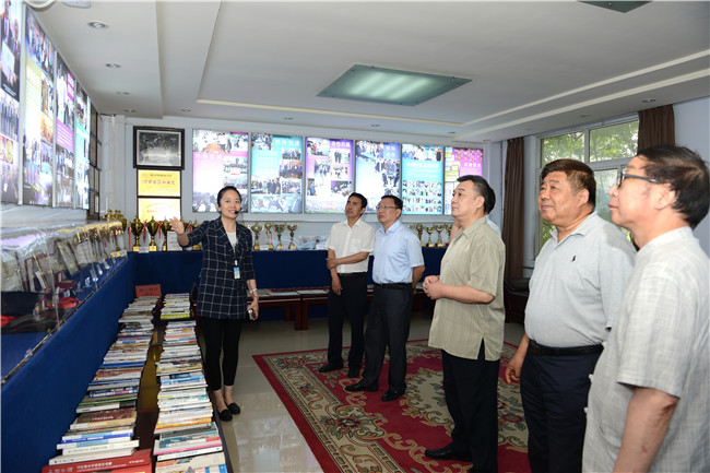 校党委书记俞海洛一行到我院调研指导工作 校党委书记俞海洛一行到我院调研指导工作