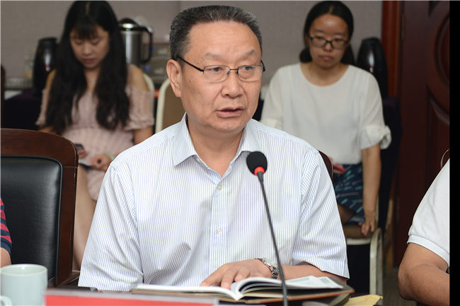河南省教育界学习贯彻习近平总书记 给中央美术学院老教授回信重要精神座谈会在我院召开 河南省教育界学习贯彻习近平总书记 给中央美术学院老教授回信重要精神座谈会在我院召开