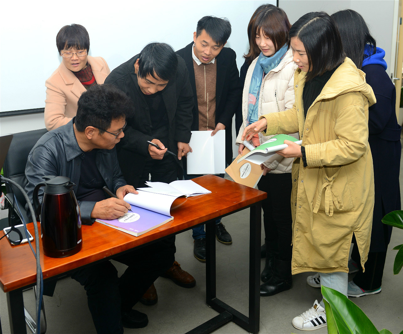 教育部高等学校设计学类专业教学指导委员会副主任林家阳教授 到我院指导讲学 教育部高等学校设计学类专业教学指导委员会副主任林家阳教授 到我院指导讲学