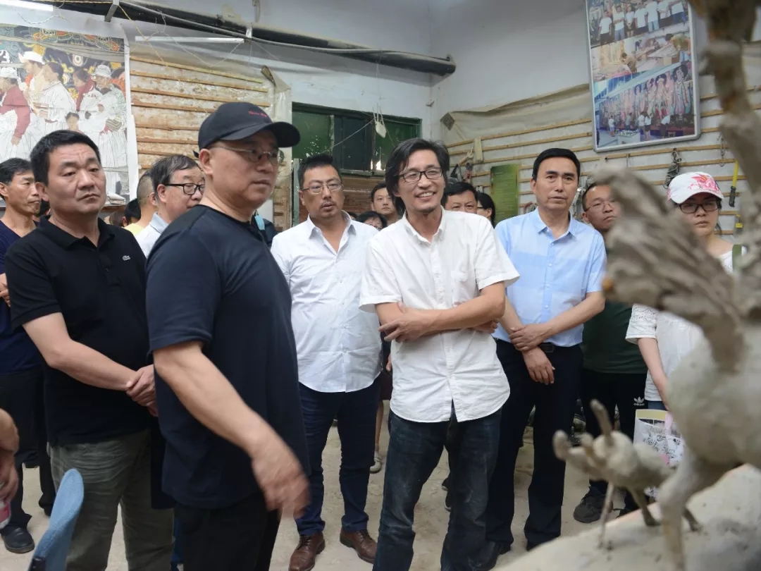 中央美术学院王颖生教授到我院讲学并受聘教授