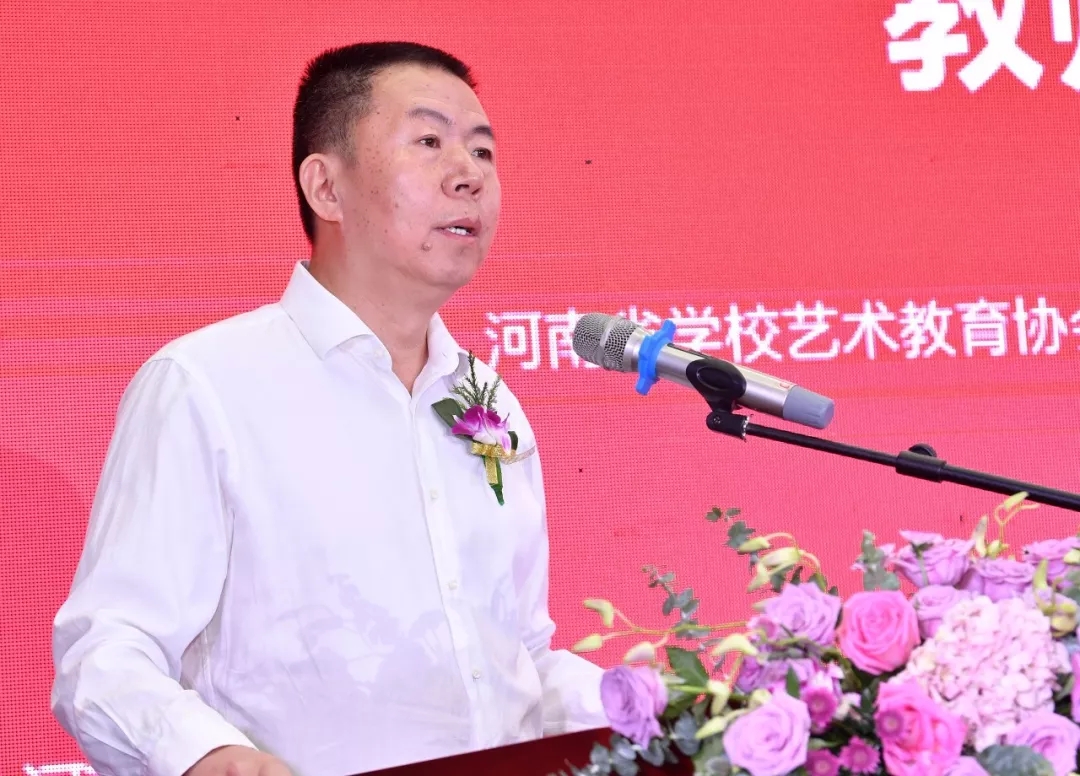 庆祝新中国成立70周年 郑州轻工业大学易斯顿美术学院教师暨2019届毕业生作品展隆重开幕 庆祝新中国成立70周年 郑州轻工业大学易斯顿美术学院教师暨2019届毕业生作品展隆重开幕