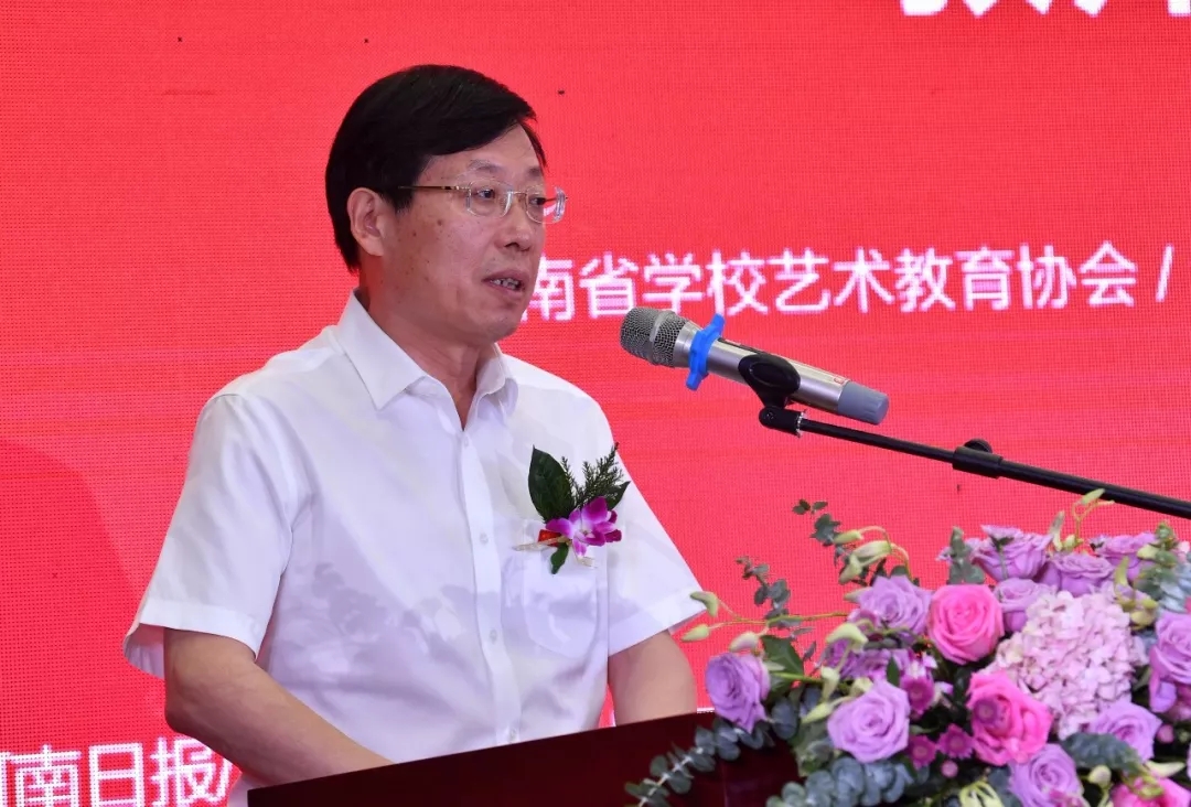 庆祝新中国成立70周年 郑州轻工业大学易斯顿美术学院教师暨2019届毕业生作品展隆重开幕 庆祝新中国成立70周年 郑州轻工业大学易斯顿美术学院教师暨2019届毕业生作品展隆重开幕