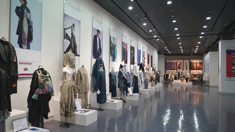 我院建院20周年师生优秀作品展圆满落幕 我院建院20周年师生优秀作品展圆满落幕